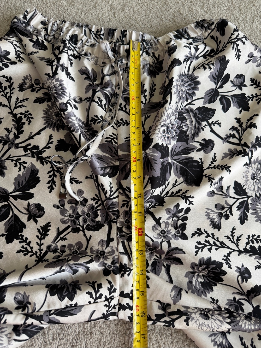 Maeve by Anthropologie Floral Silky Parachute Pants Black White Size M - Picture 11 of 12